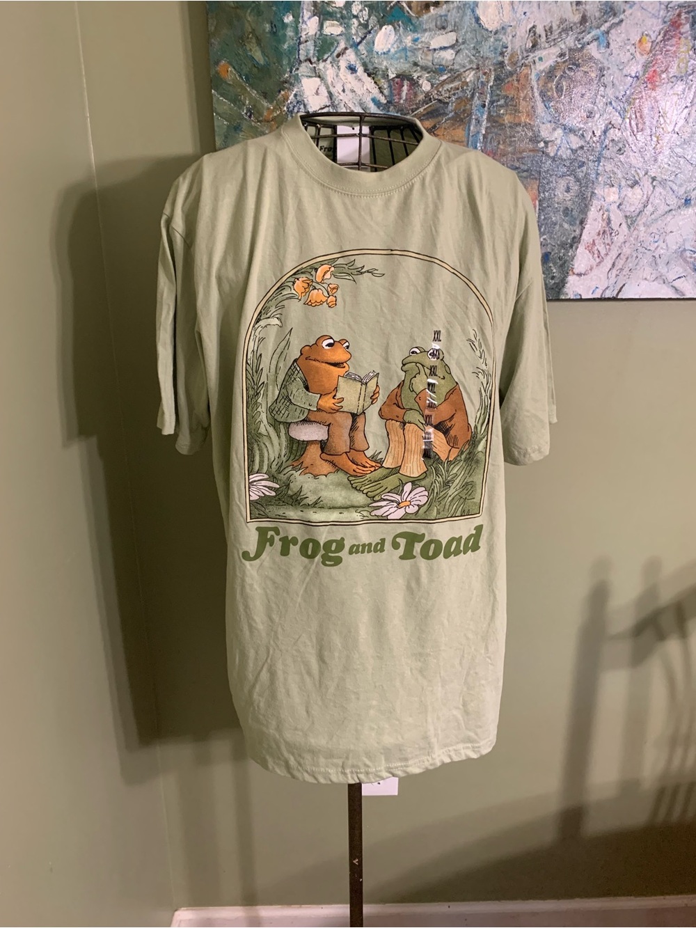 Frog and Toad T-shirt in size XXL.